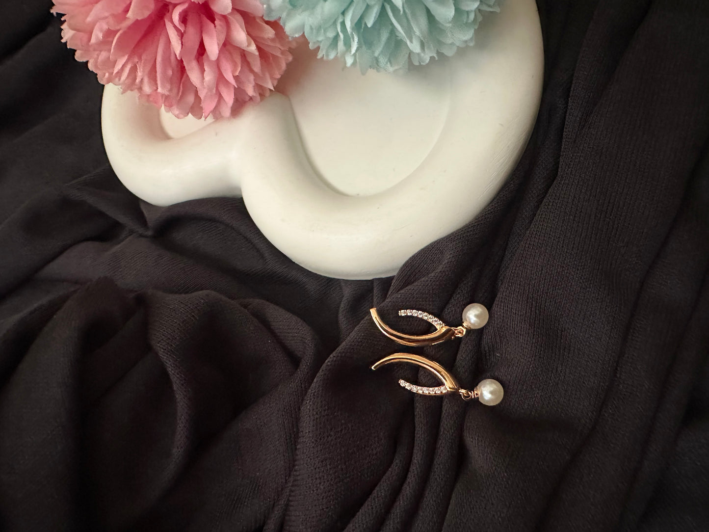 Cz stud with pearl hanging