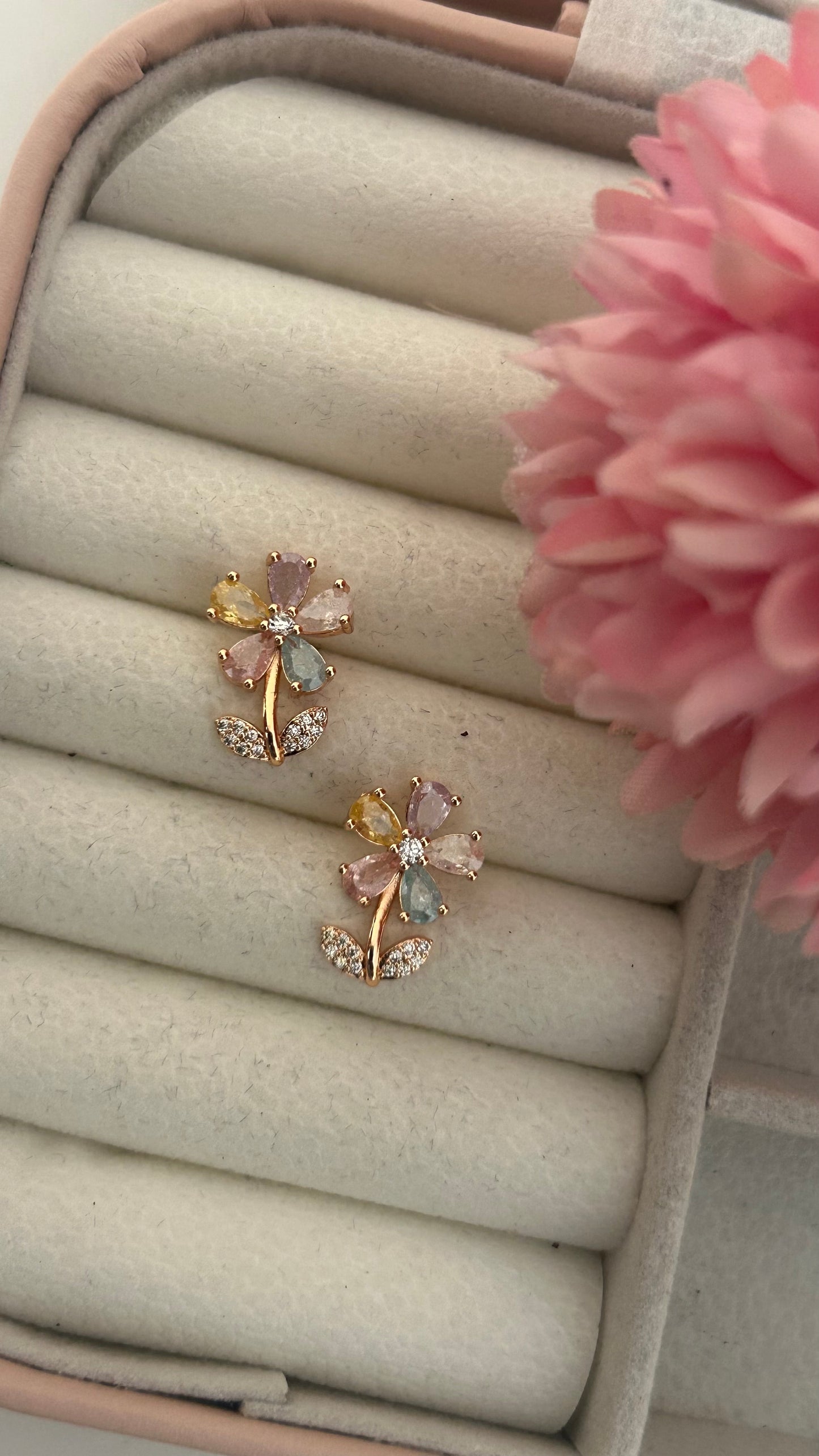 Cz "Petal Dreams: Blooming Elegance" studs