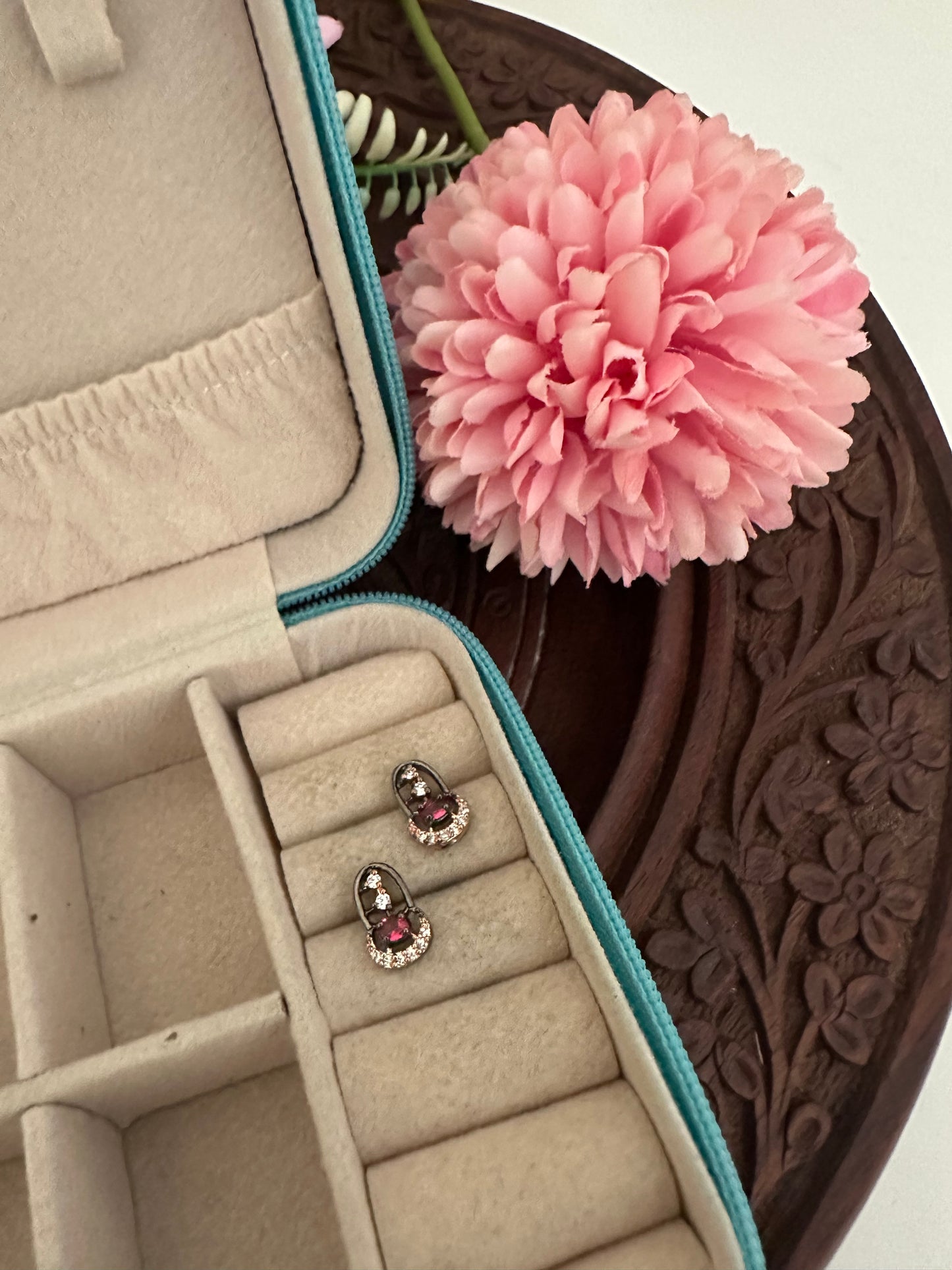 CZ shoe Shape Stud
