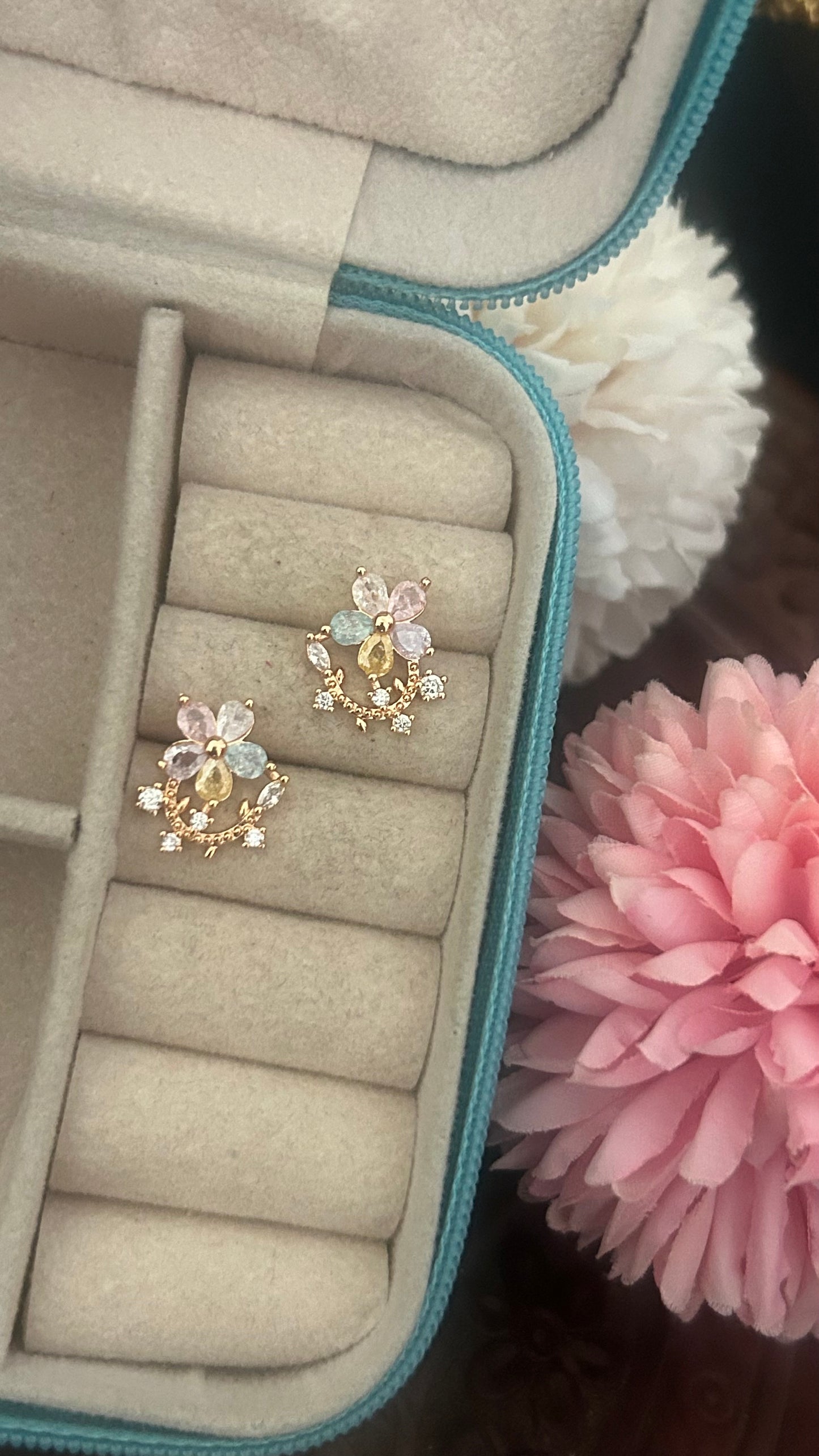 Cz multicoloured curved flower stud