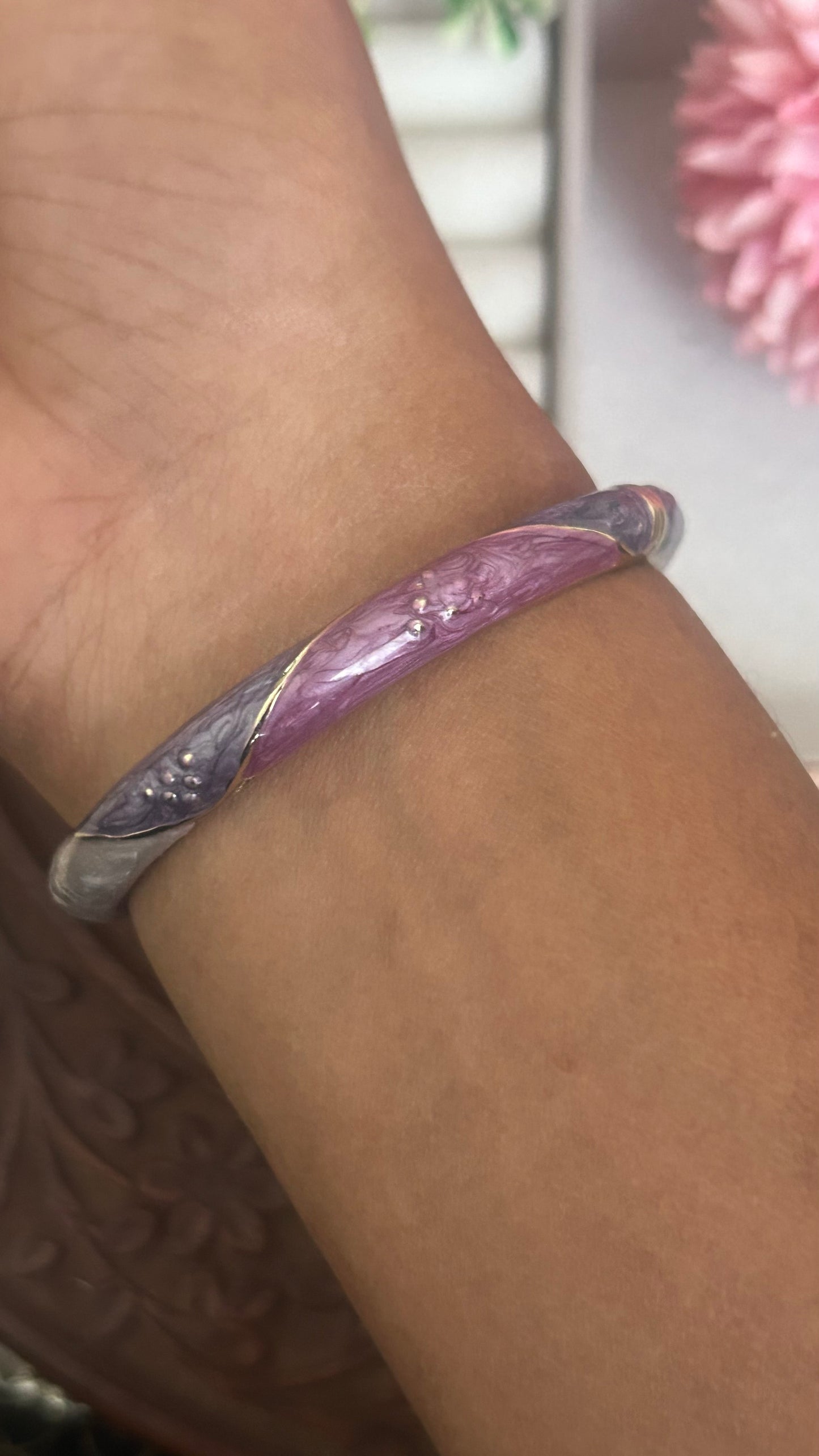 Twilight whisper swirl kada openable