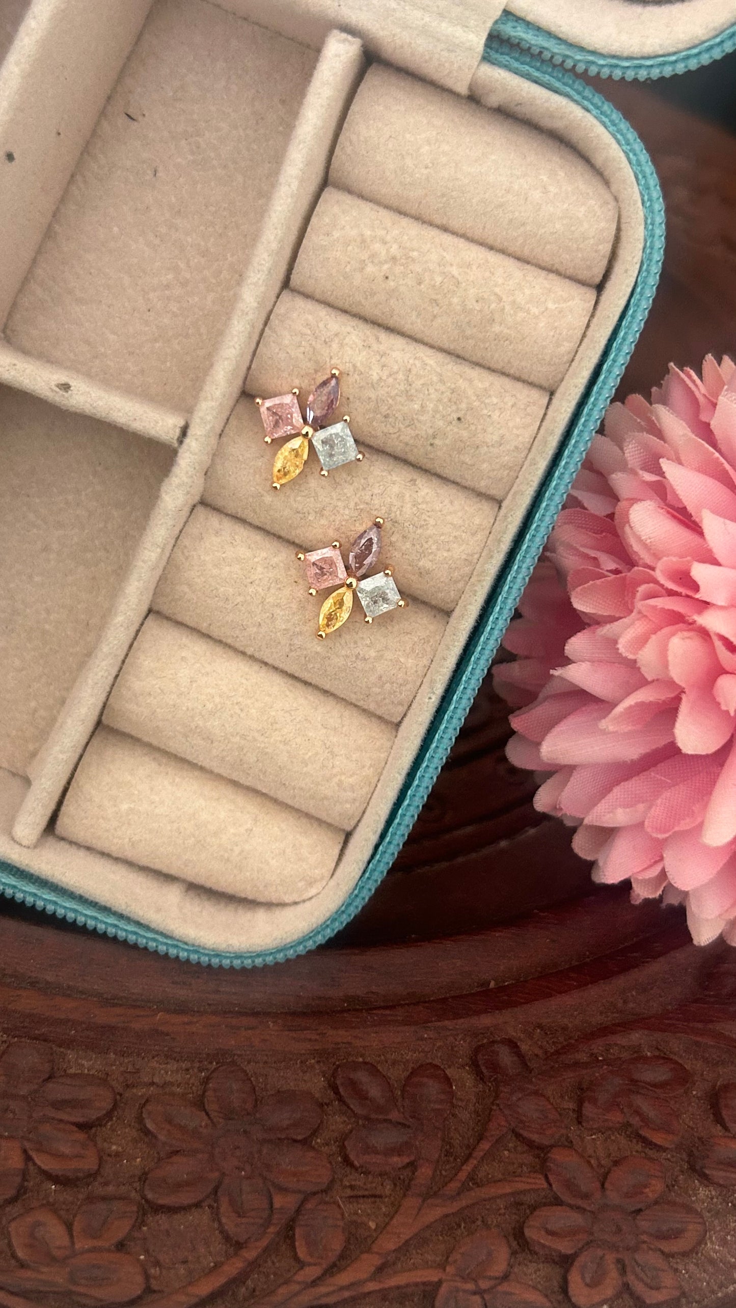 Cz multicoloured 4 petal fancy stud