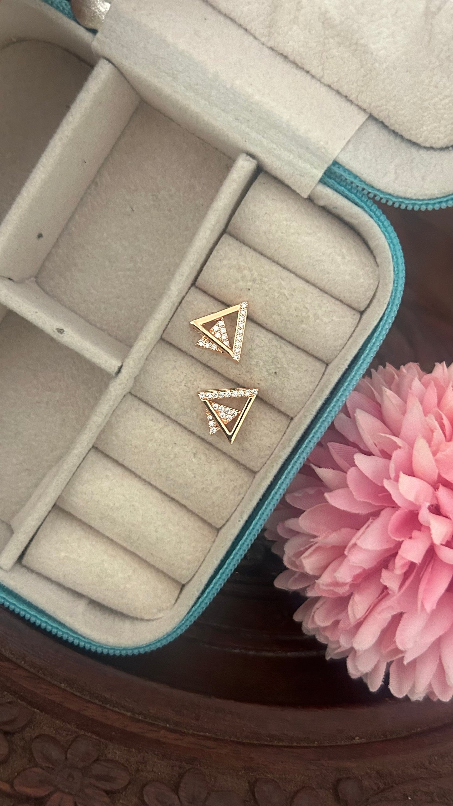 CZ 3d triangle stud