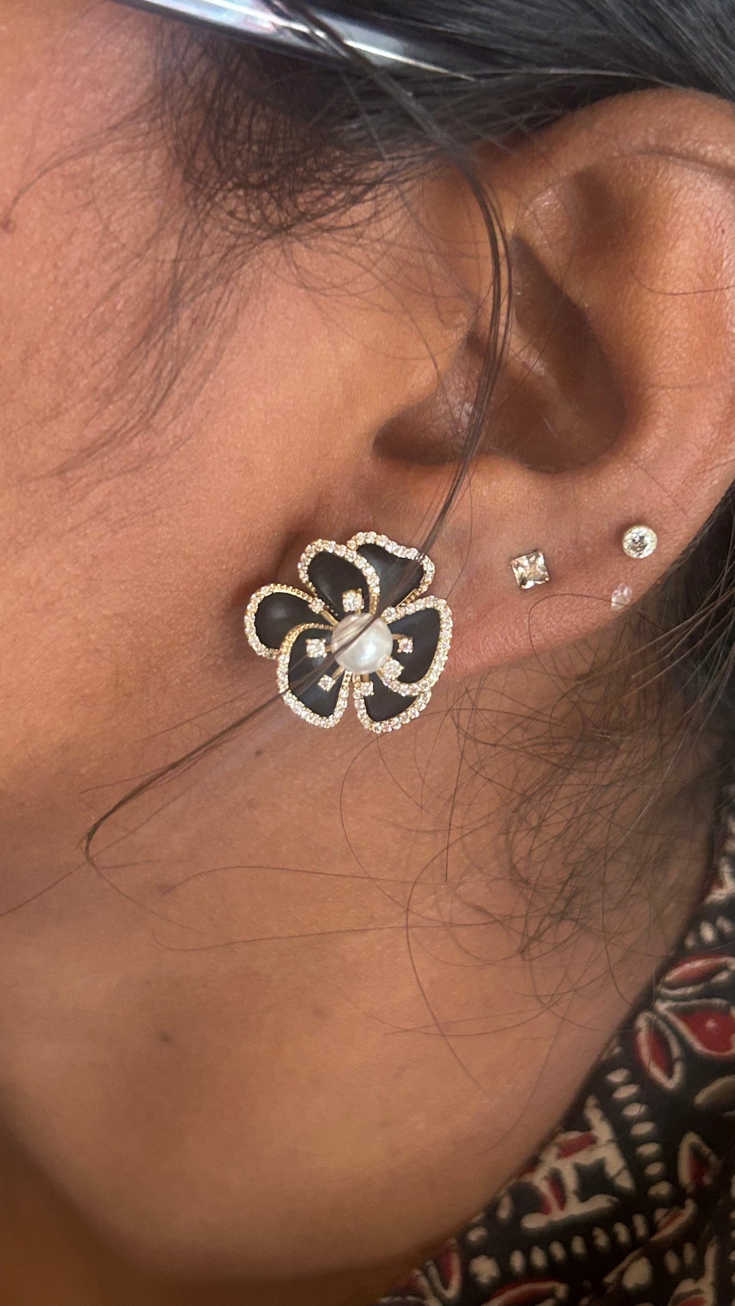 Beautiful flower studs ( Nisha)