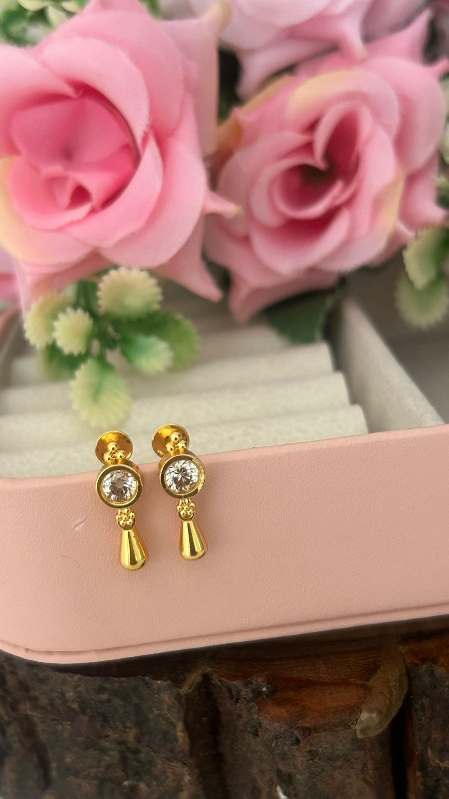 Round Stone Droplet Screwback Earrings – Gold Plated