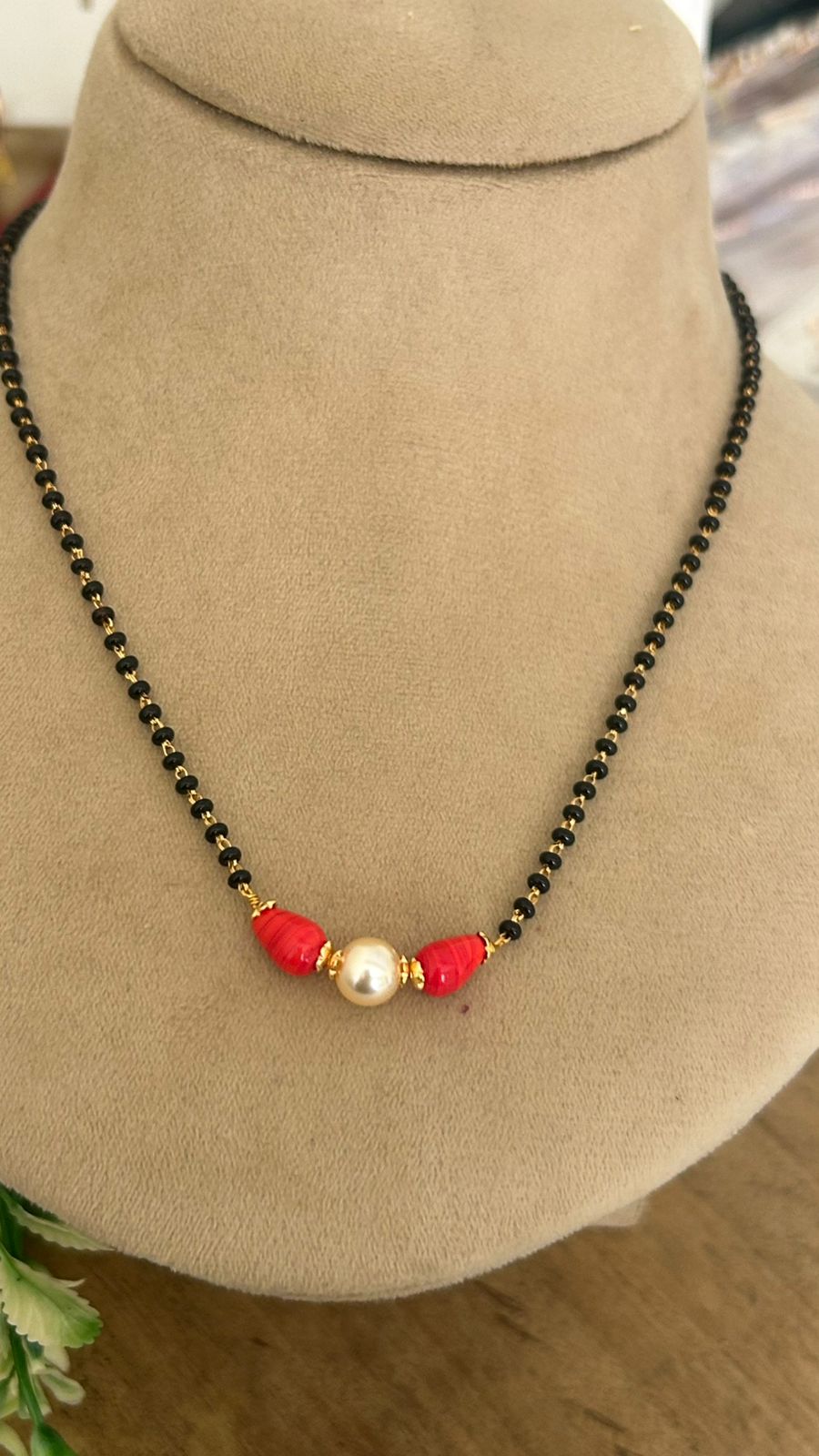 Minimal Black Beads Chain with Coral Beads and Swarovski Pearl Center