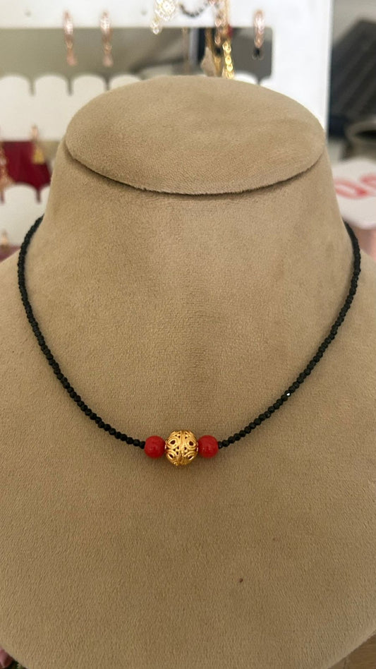 Invisible Chain Black Beads Necklace with Gold Center Bead – Stiff Neck Fit (16 Inches)