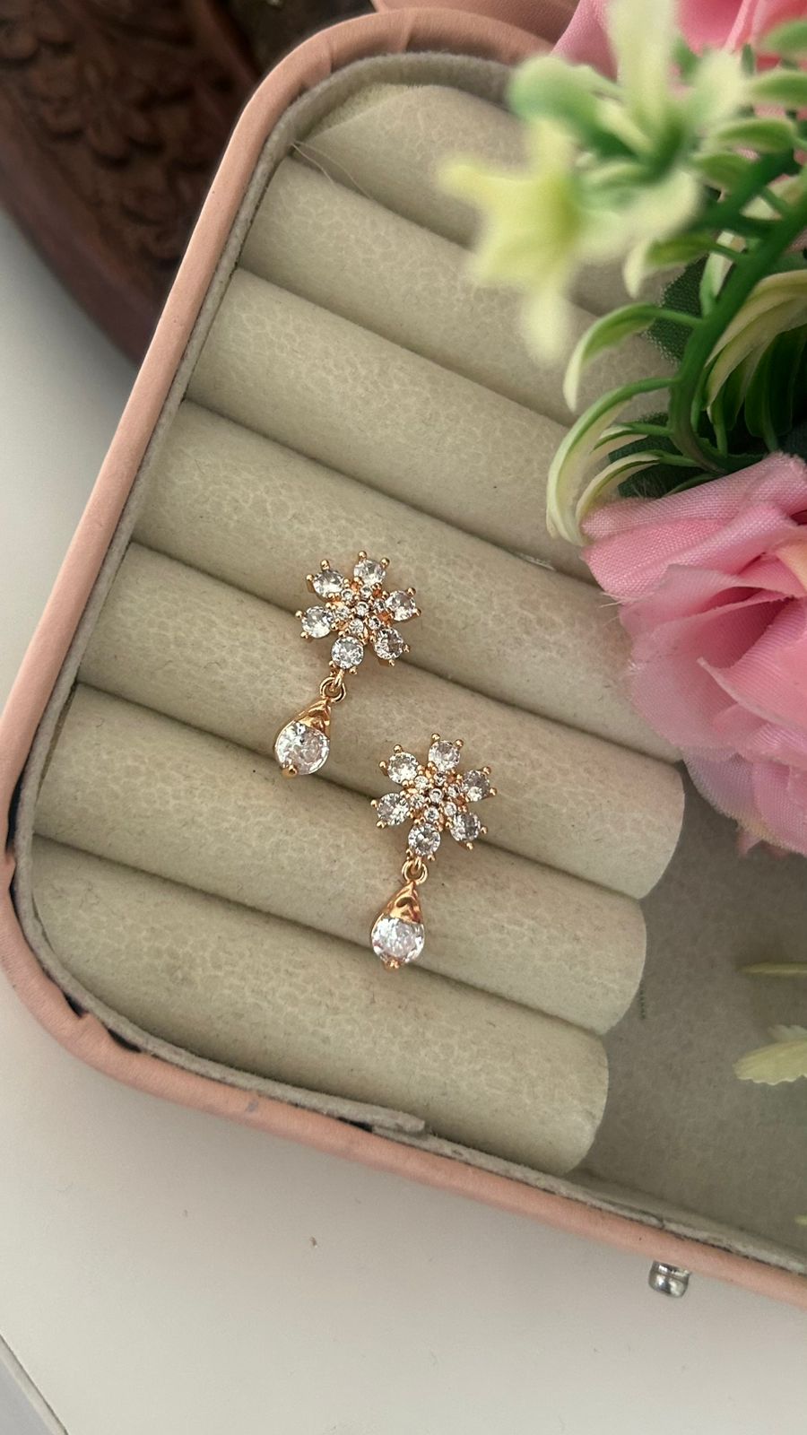 Luxury Flower Crystal Drop Earrings – Sparkling CZ Fashion Earrings