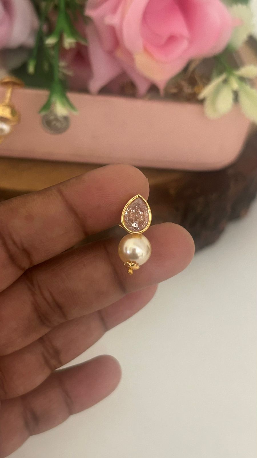 panchaloham oval shape stud in colours with polish