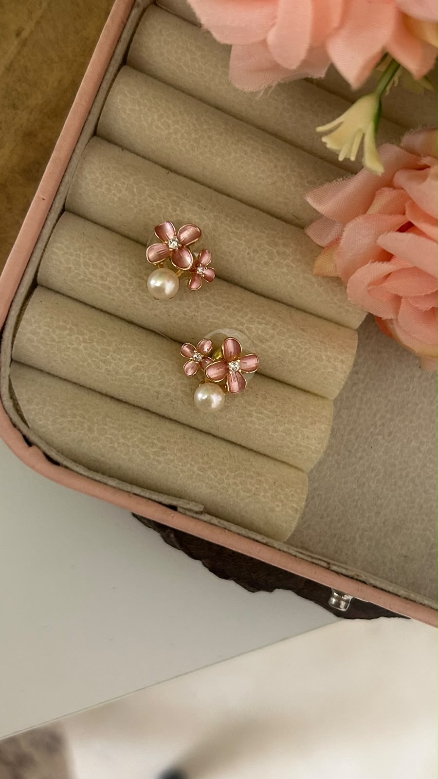 Pink Flower Dangle Stud Earrings for Women -PU Plated Original Pearl Floral Earrings