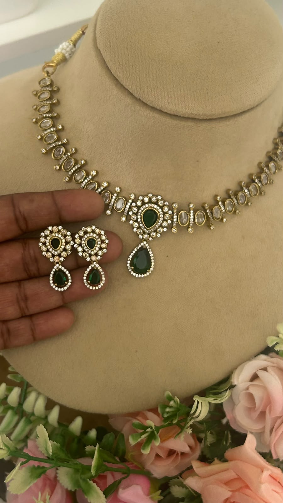 Royal Emerald Green Teardrop Necklace Set with Sparkling White Stones & Matching Drop Earrings for Women