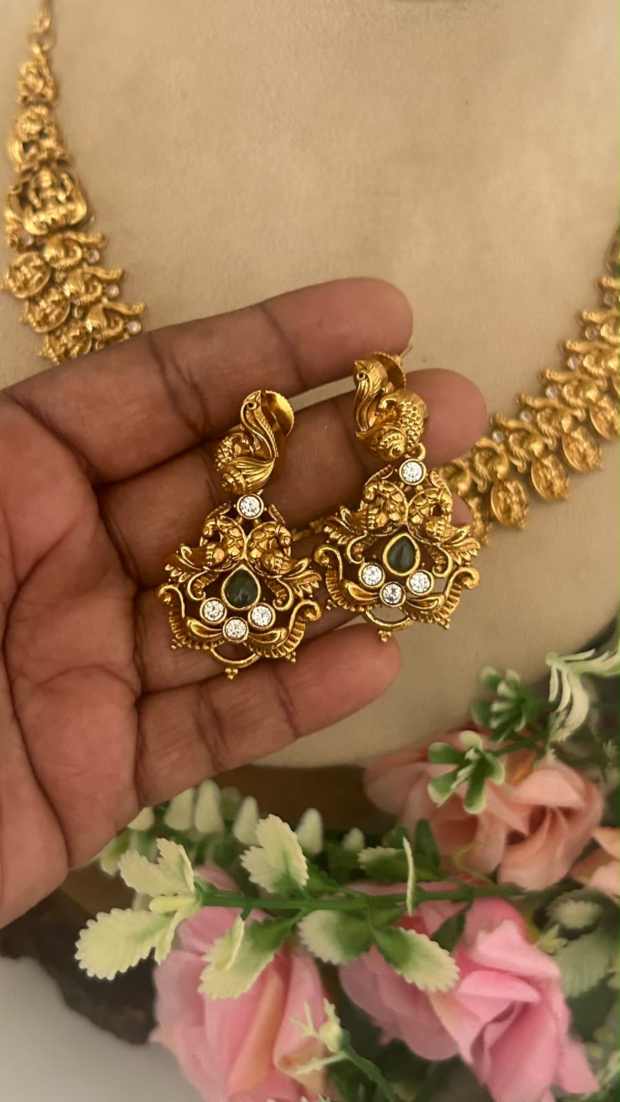 Maharani Elegance Antique Gold-Tone Lakshmi Coin Choker Set with Emerald Green Accents & Statement Peacock Earrings