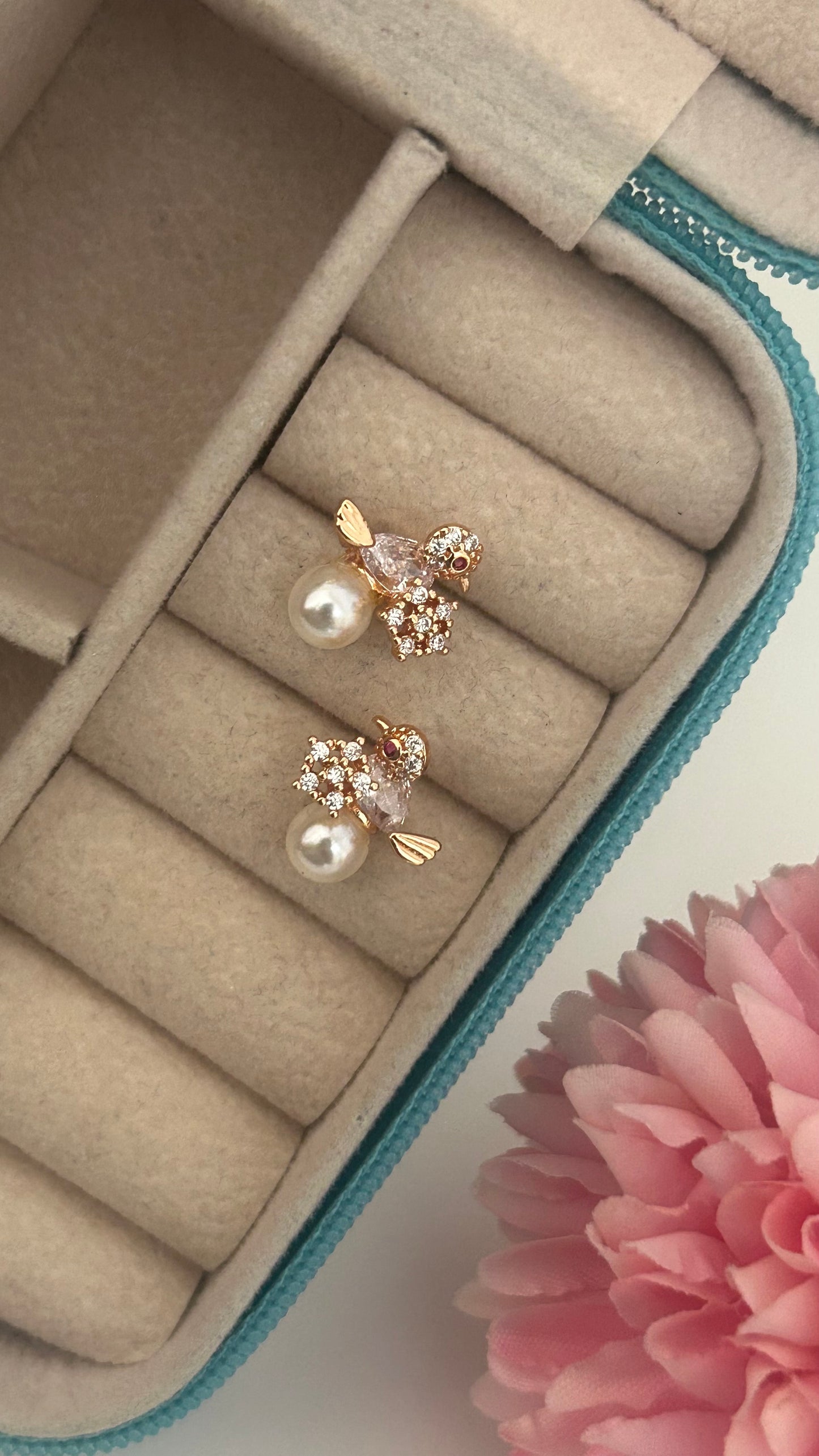 CZ cute bird stud with pearl