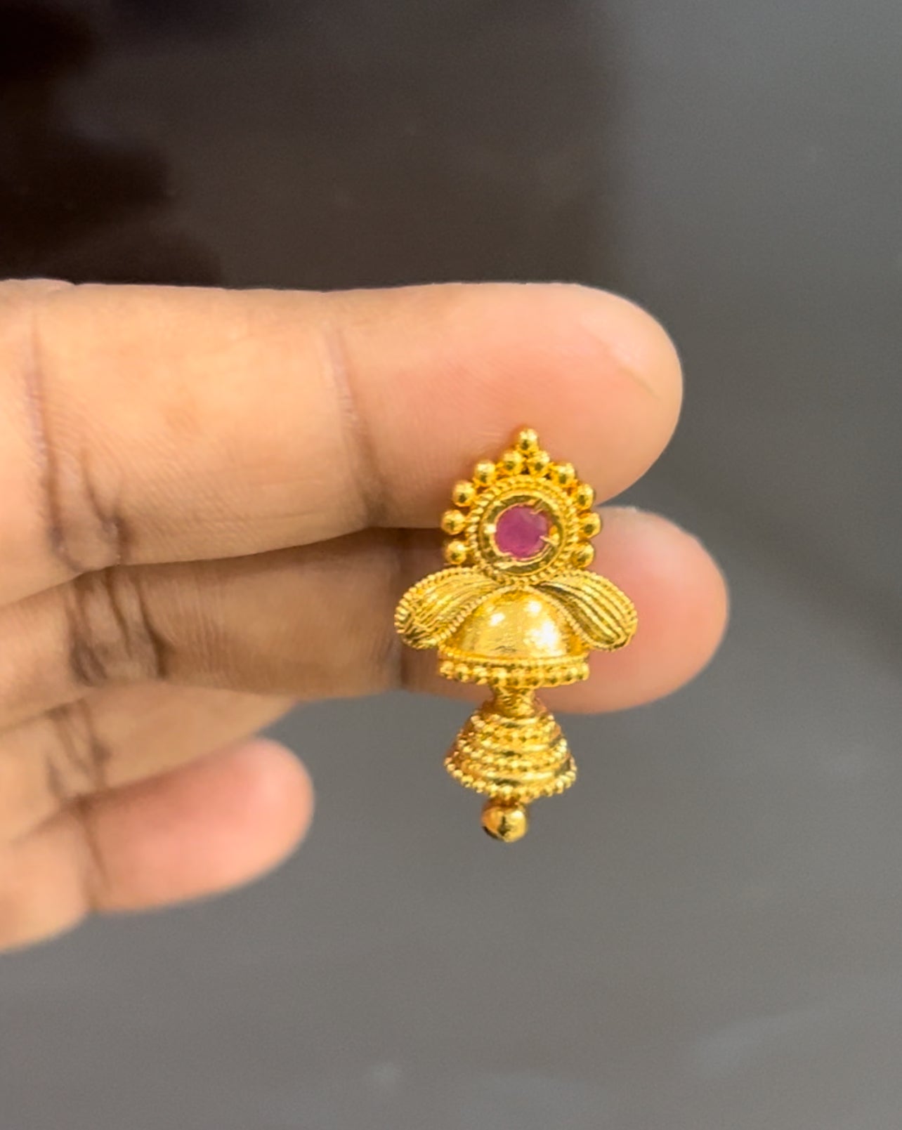 Gold finsh small Jumkas screw back