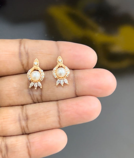 CZ WHITE STONES PEARL EARRING