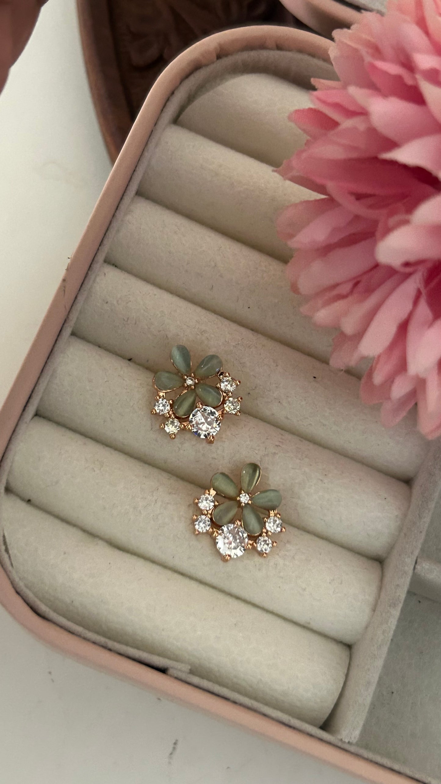 "Elegant Floral Stud Earrings with Green Petals and Sparkling Crystals – Delicate Jewelry for Women"