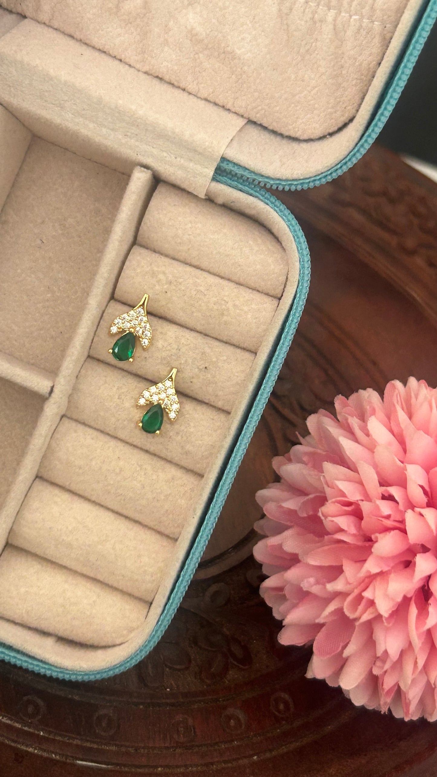 Cz green drop stud