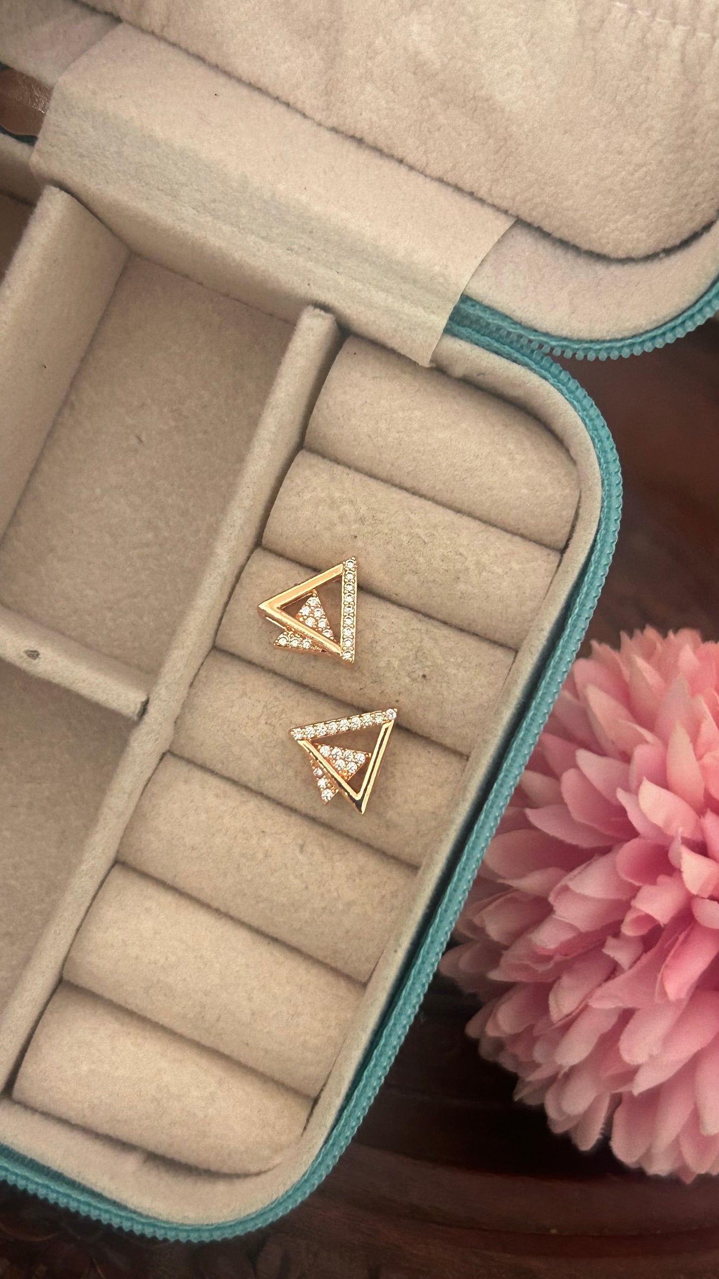 CZ 3d triangle stud