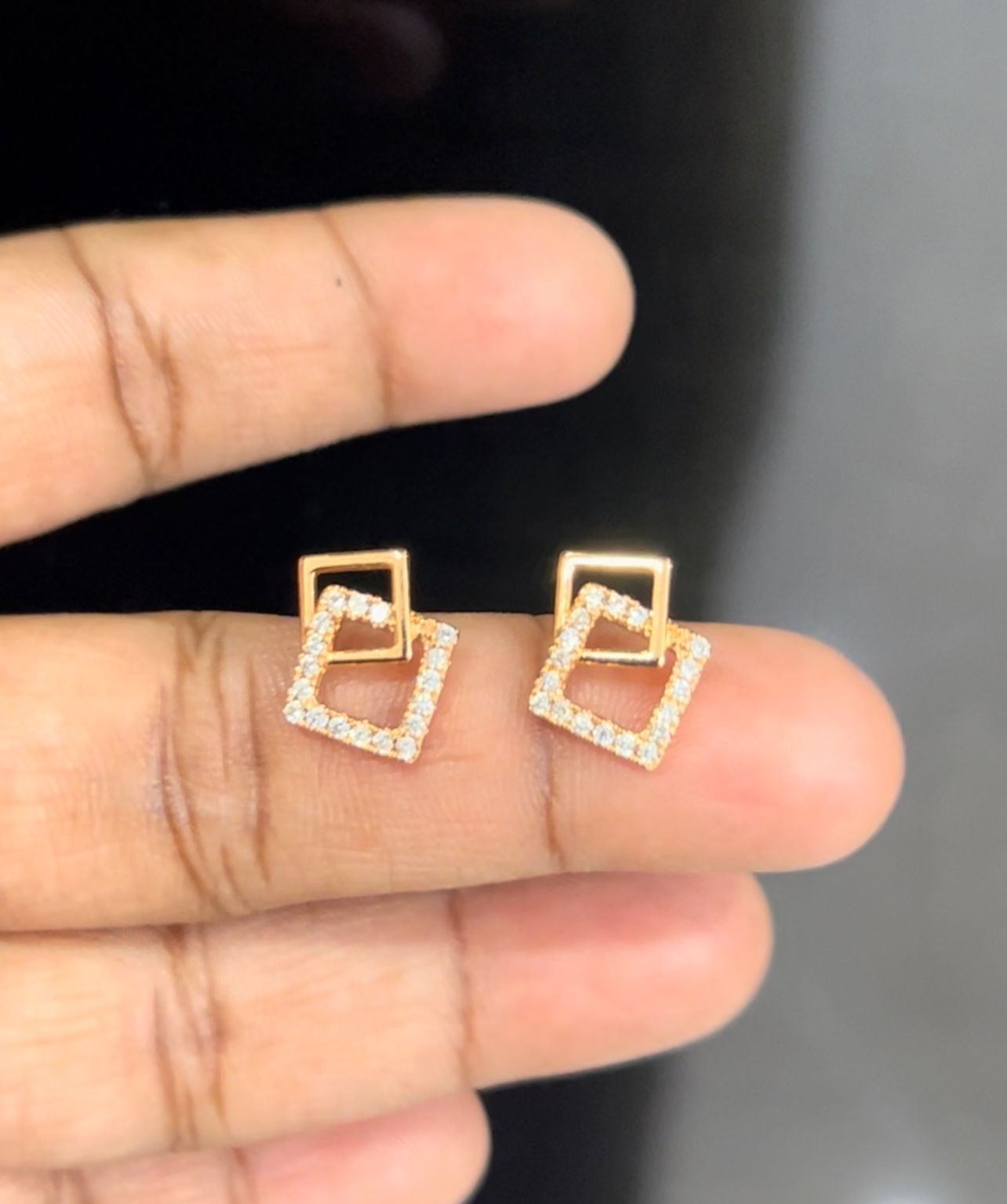 Roberto Coin Perfect Hoops Small Square Hoop Yellow Gold Earrings | REEDS  Jewelers