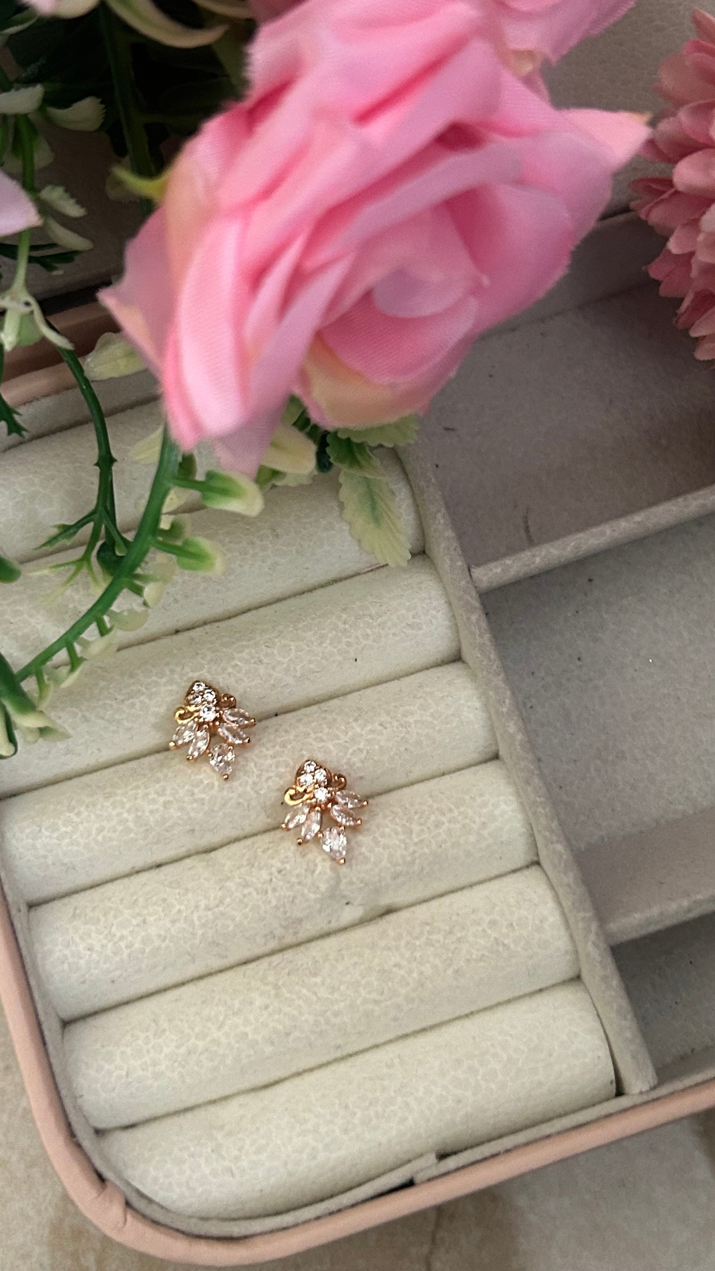 "Elegant Gold Leaf Stud Earrings with Sparkling Zircon Stones – Delicate Floral Design for Women"