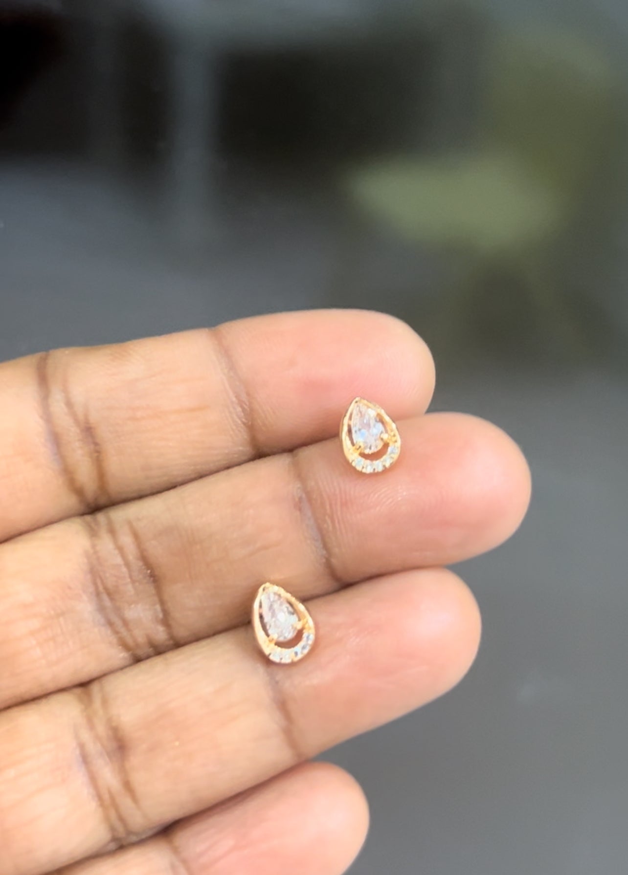 Xuping small oval shape stud