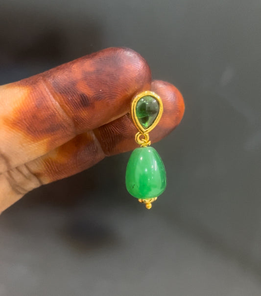 Green stone screwback with green pearls