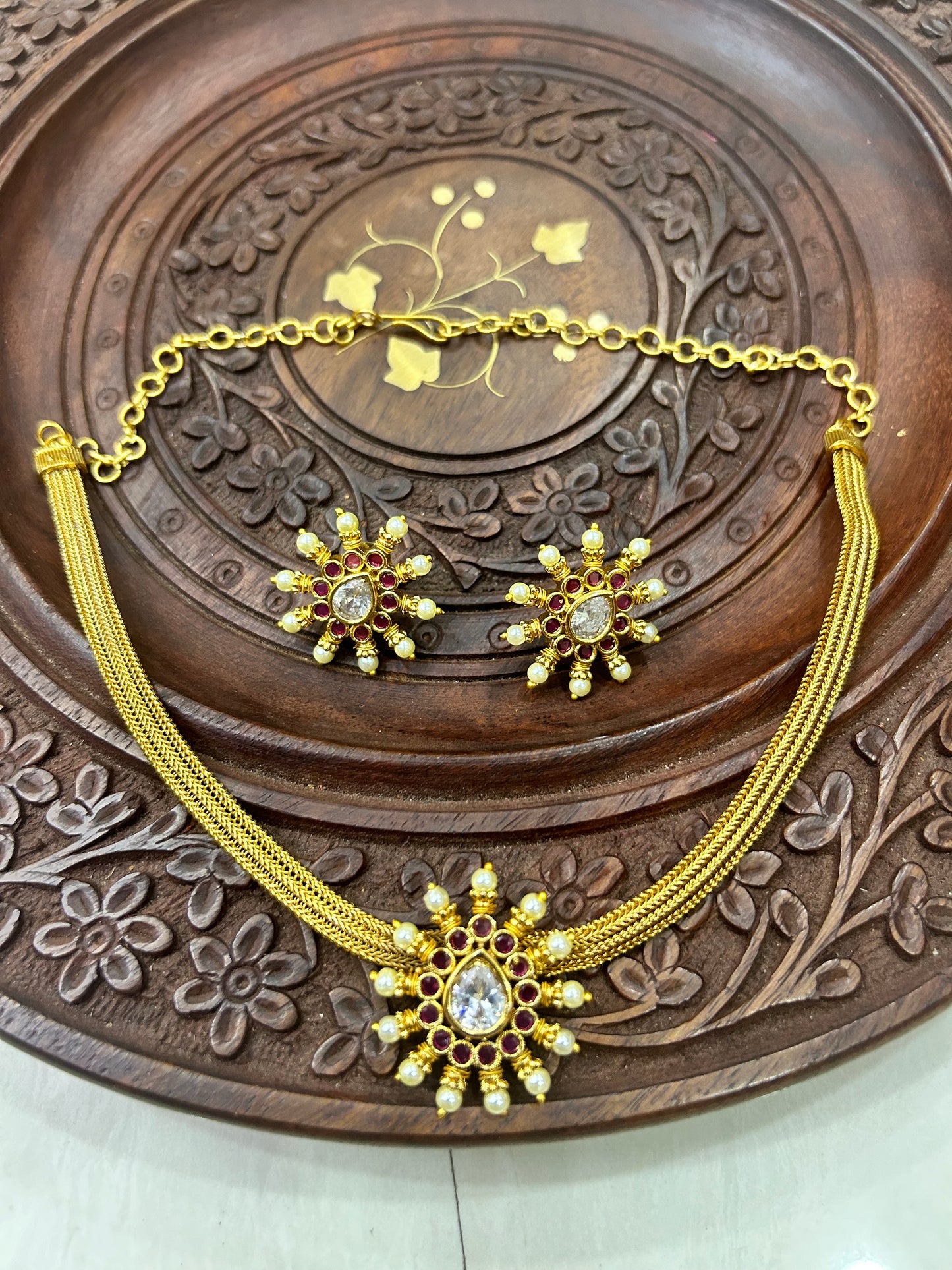 Plain nanu patti design with earrings