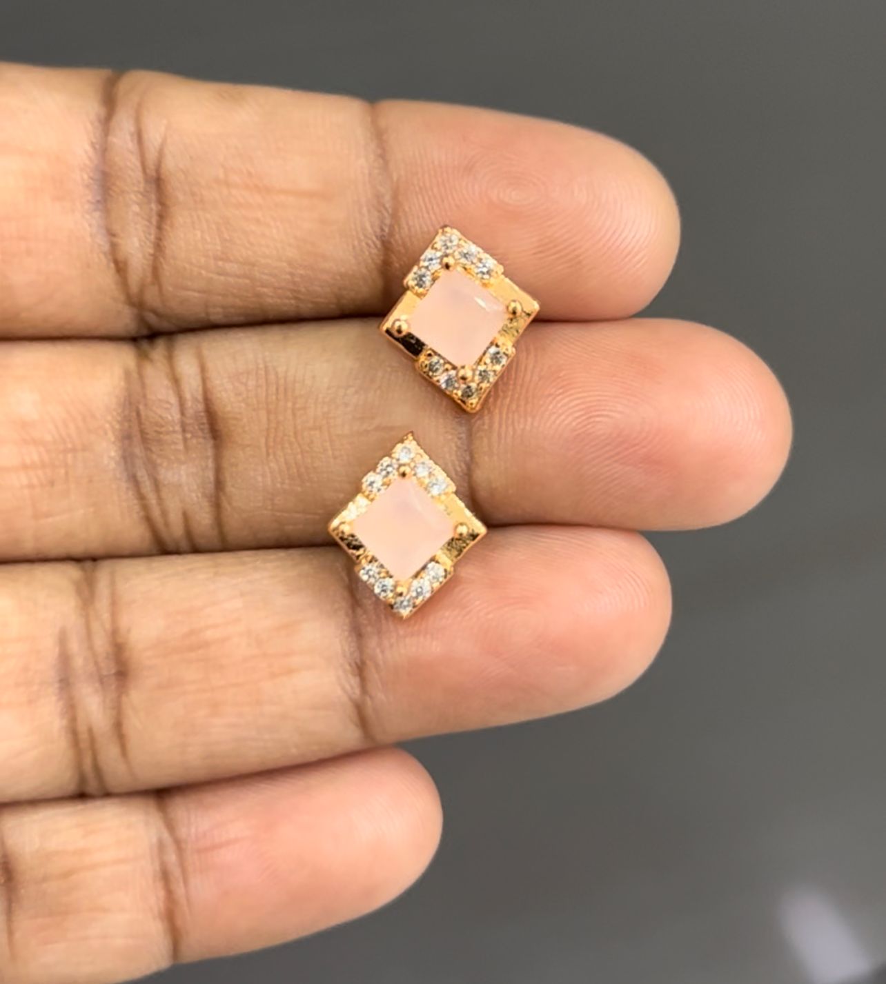 CZ RECTANGLE STD IN PEACH COLOUR