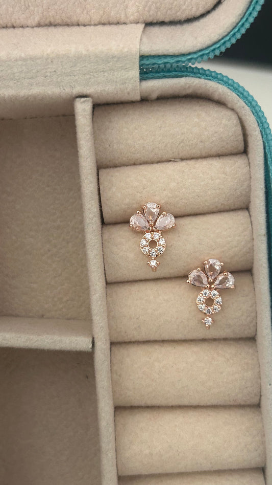 CZ white flower stud with round shape