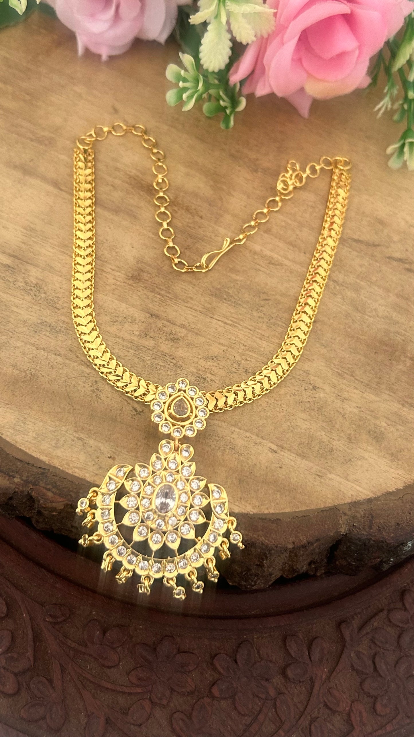 "Traditional Panchaloham Nanu Patti with Ruby & Emerald Stone Detachable Pendant – with polish"
