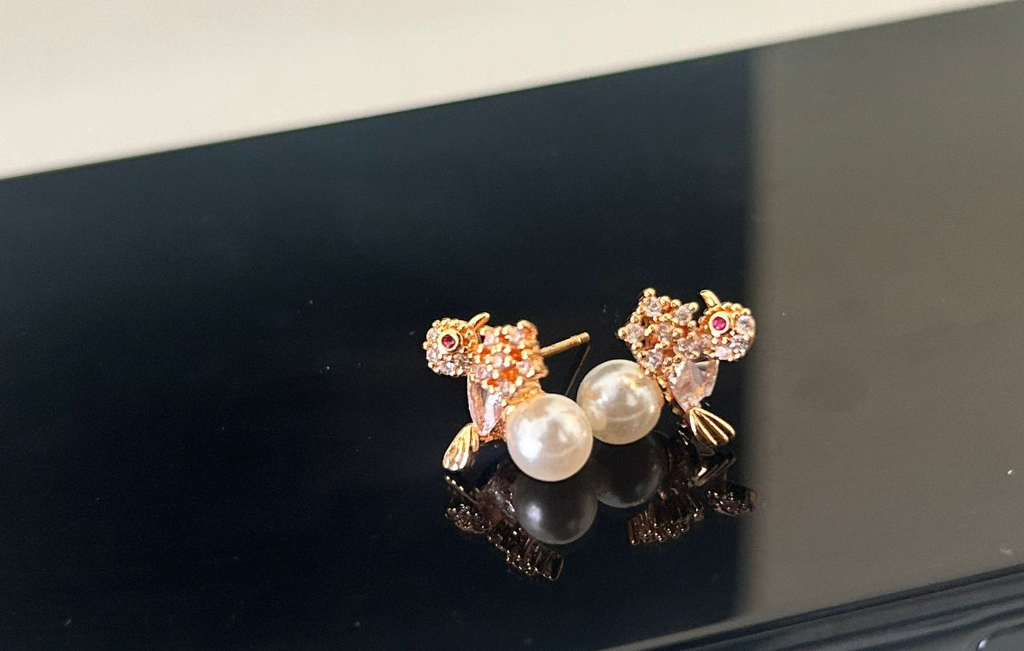 CZ cute bird stud with pearl