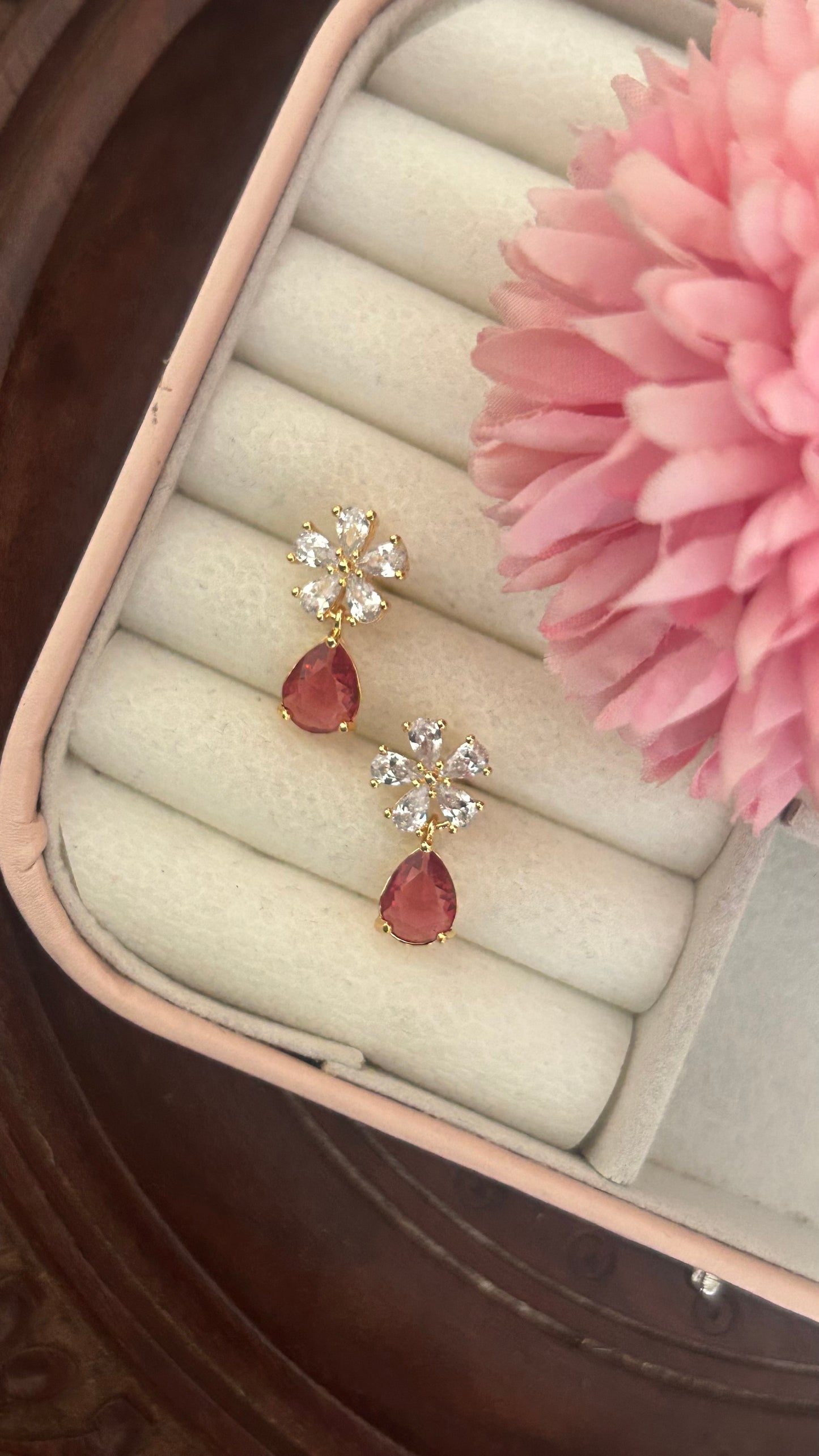 "Luxury Flower-Shaped Stud Earrings with Amethyst Teardrop – Gold Finish Crystal Jewelry for Women"