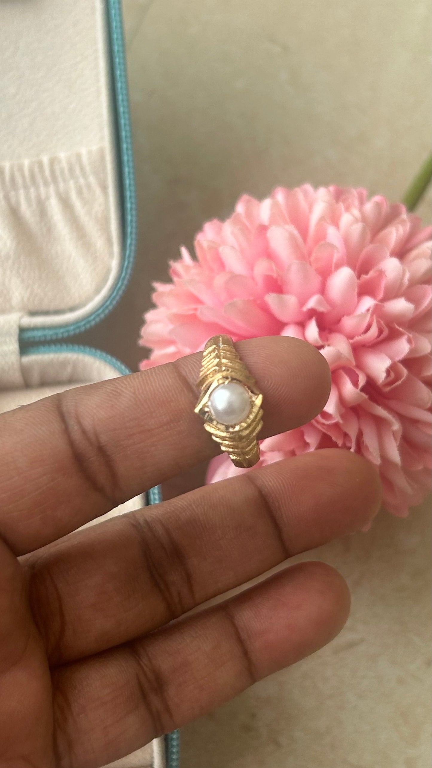 Panchaloham pearl finger ring with curves