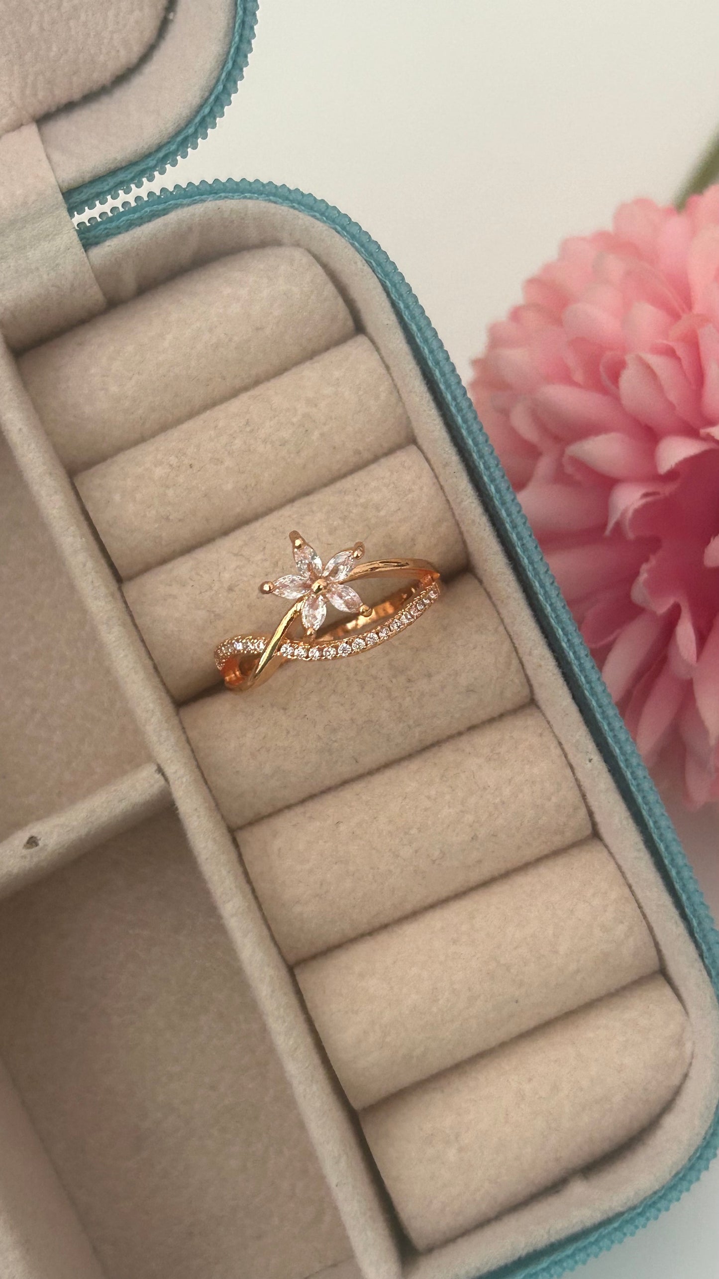 CZ flower finger ring