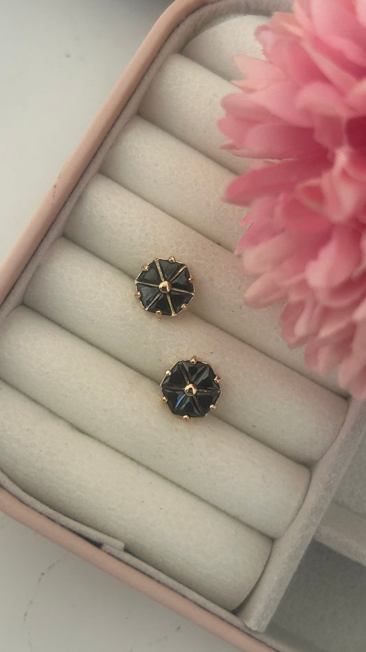 Black flower stud