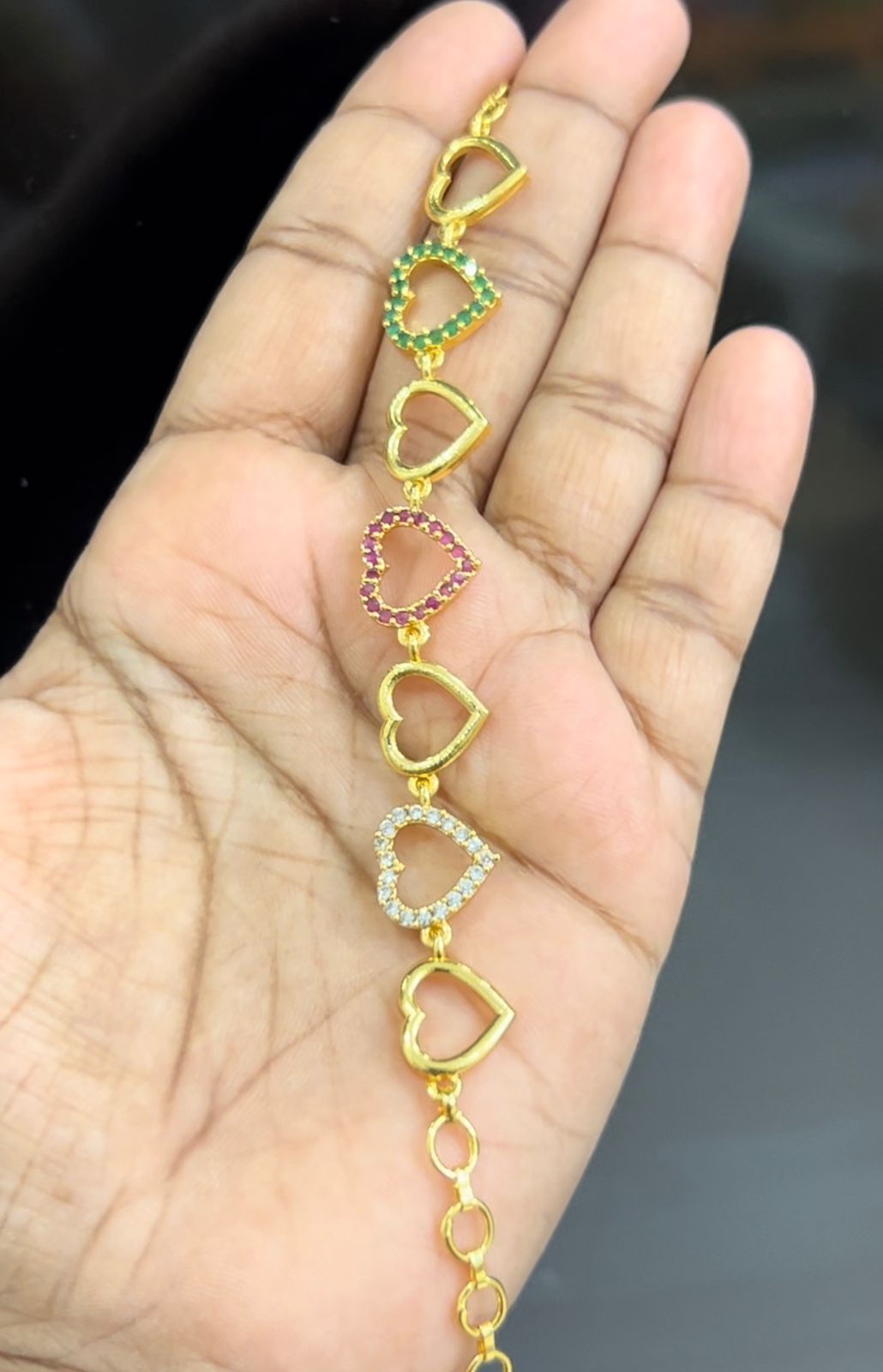 LOVE SHAPE BRACELET