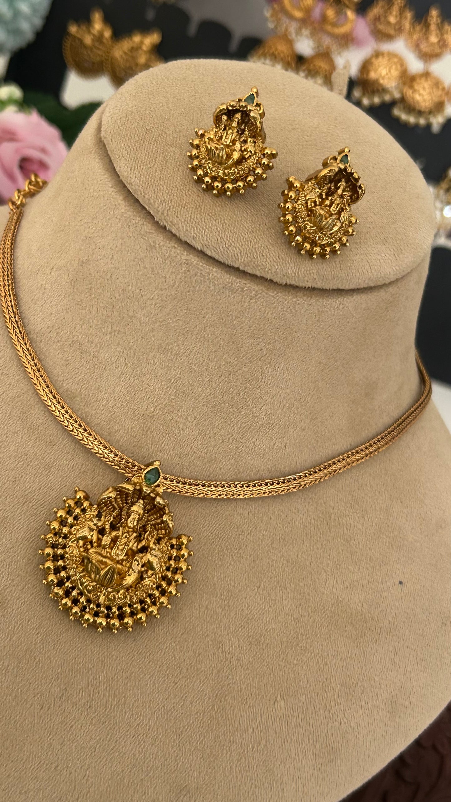 "Traditional Lakshmi Temple Gold Necklace Set with Earrings – Antique South Indian Bridal Jewelry"