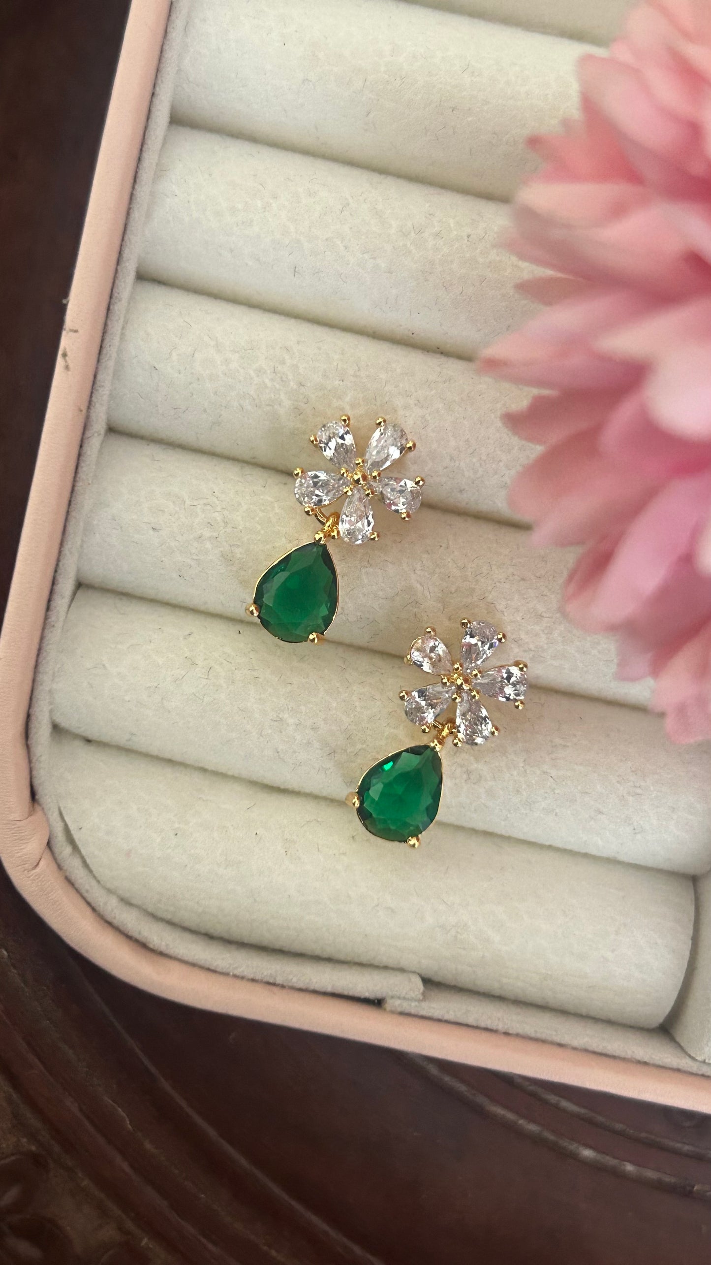 "Luxury Flower-Shaped Stud Earrings with Amethyst Teardrop – Gold Finish Crystal Jewelry for Women"