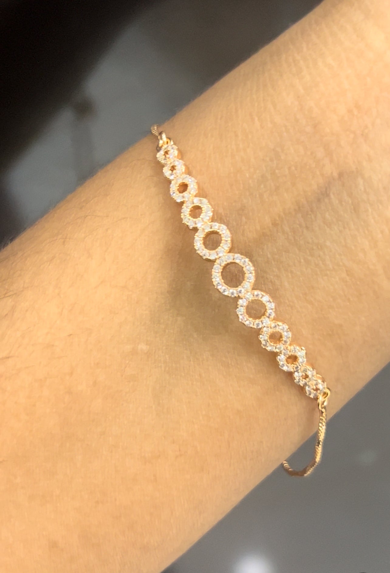 CZ round shape adjustable bracelet