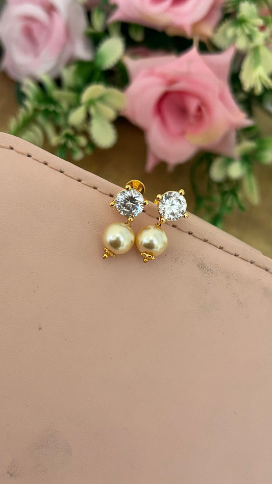 Panchaloham stud with swaroski pearl hanging not detachable