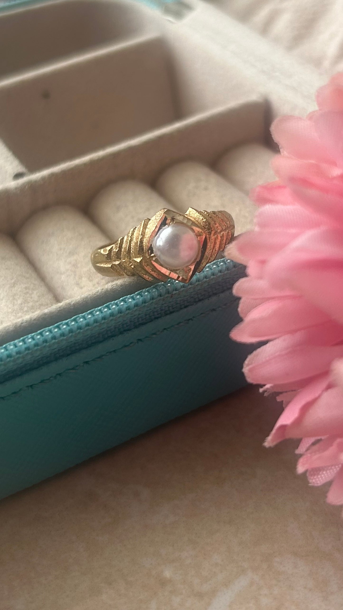 Panchaloham pearl finger ring with curves