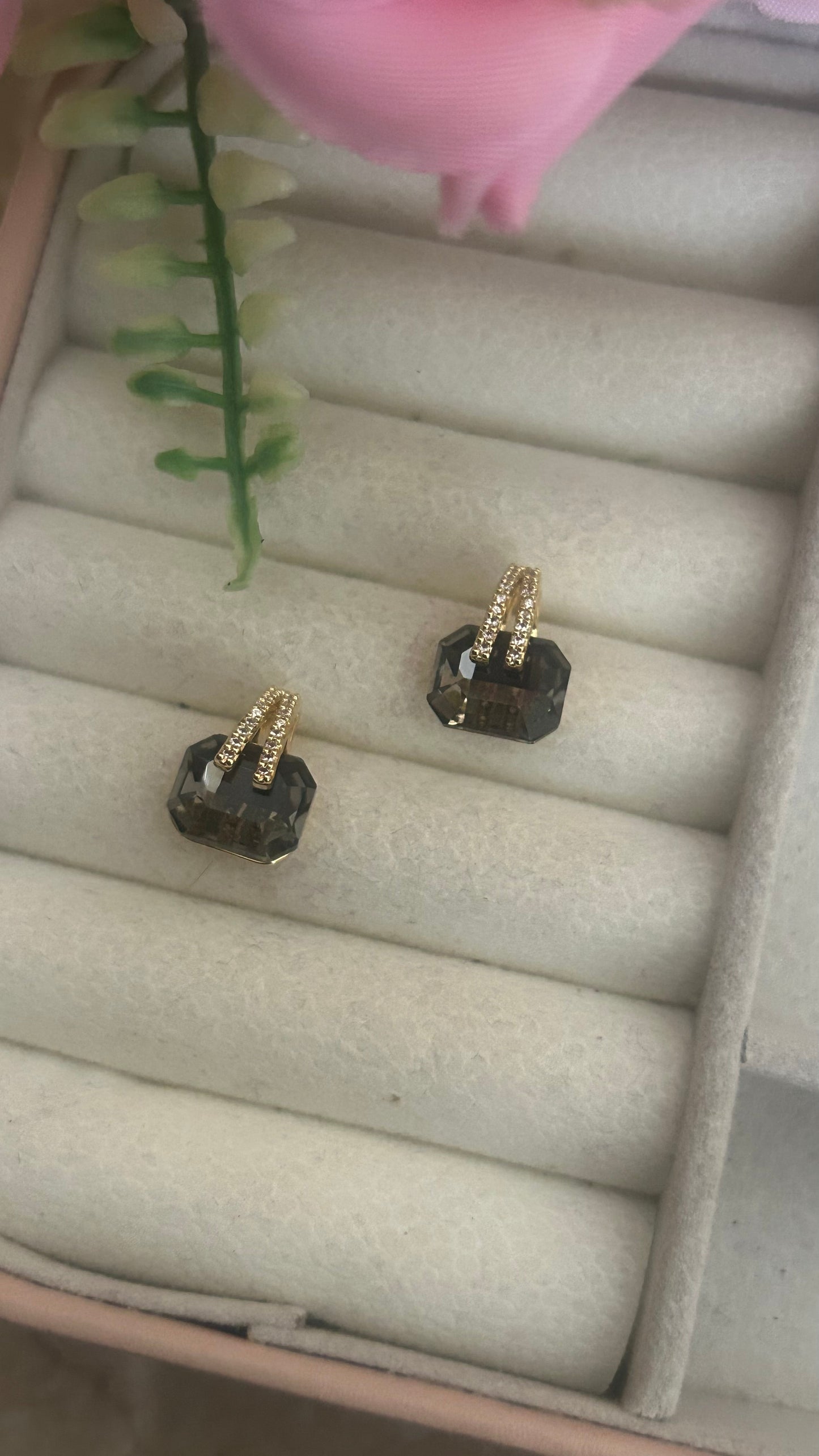 "Crystal Crush: Must-Have Stud Earrings for Modern Fashionistas":