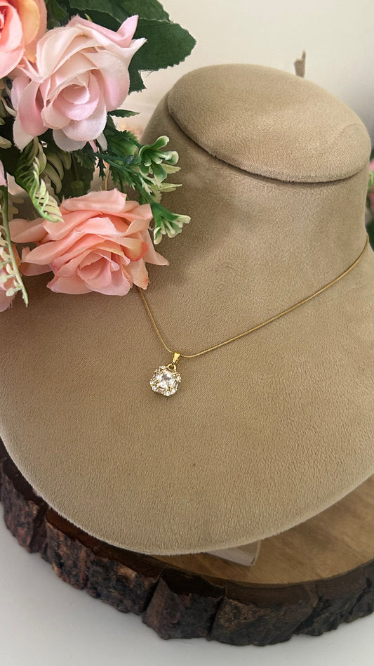 Anti-Tarnish Princess Cut Pendant Chain Necklace – Gold Finish