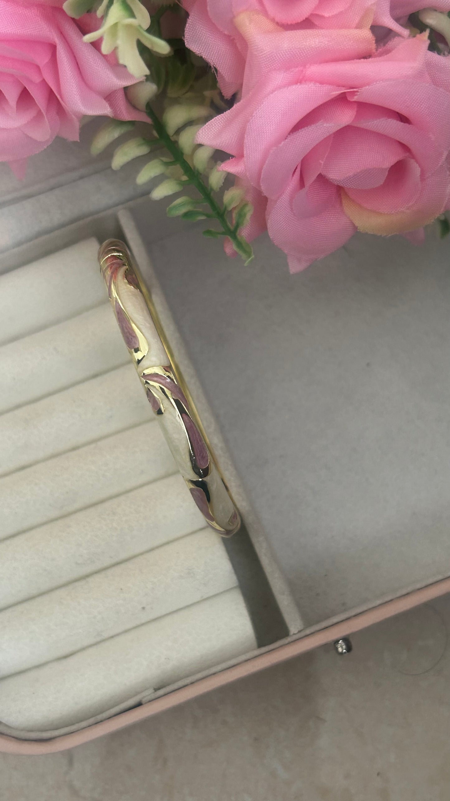 Elegant White and Pink Enamel Kada Bangle – Gold-Plated Women's Fashion Jewelry"