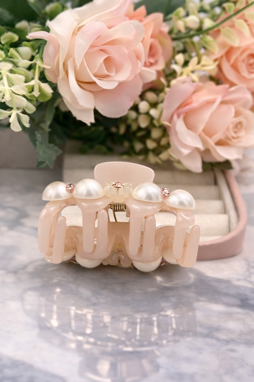 Decorative Pearl Chain Hair Claw Clips – Acrylic Hair Accessories