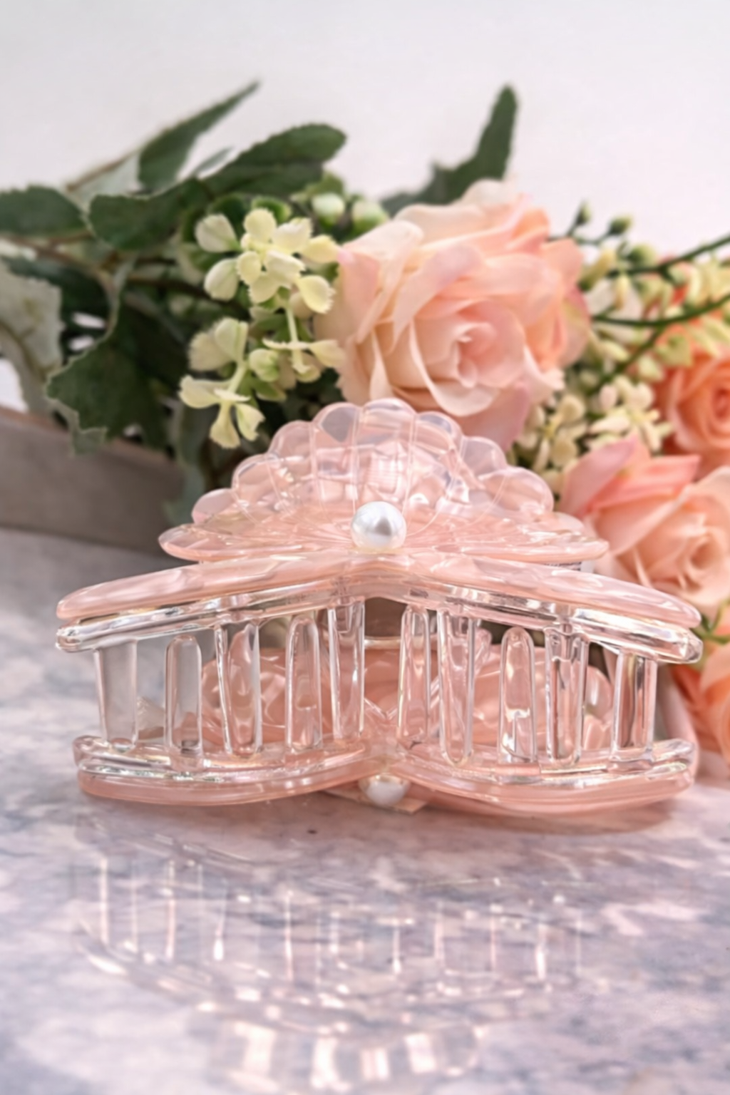 Butterfly Pearl Hair Claw Clips – Pastel Acrylic Hair Accessories for Women