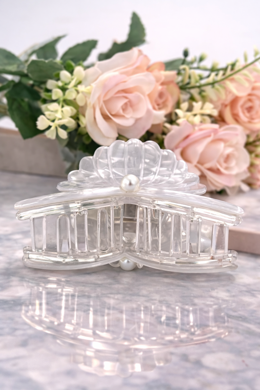 Butterfly Pearl Hair Claw Clips – Pastel Acrylic Hair Accessories for Women
