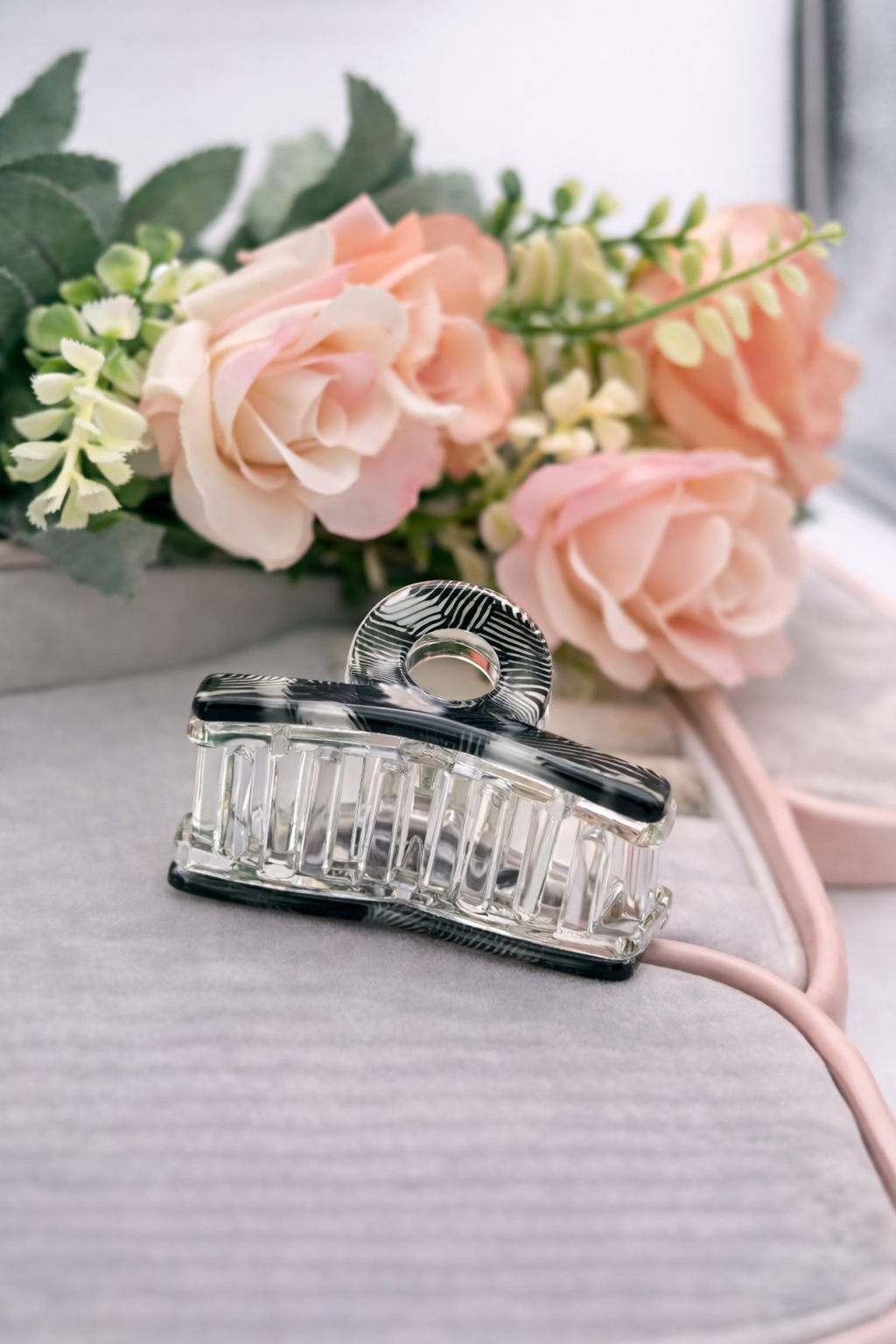Marble Acrylic Mini Hair Claw Clips– Stylish Multicolor Hair Accessories