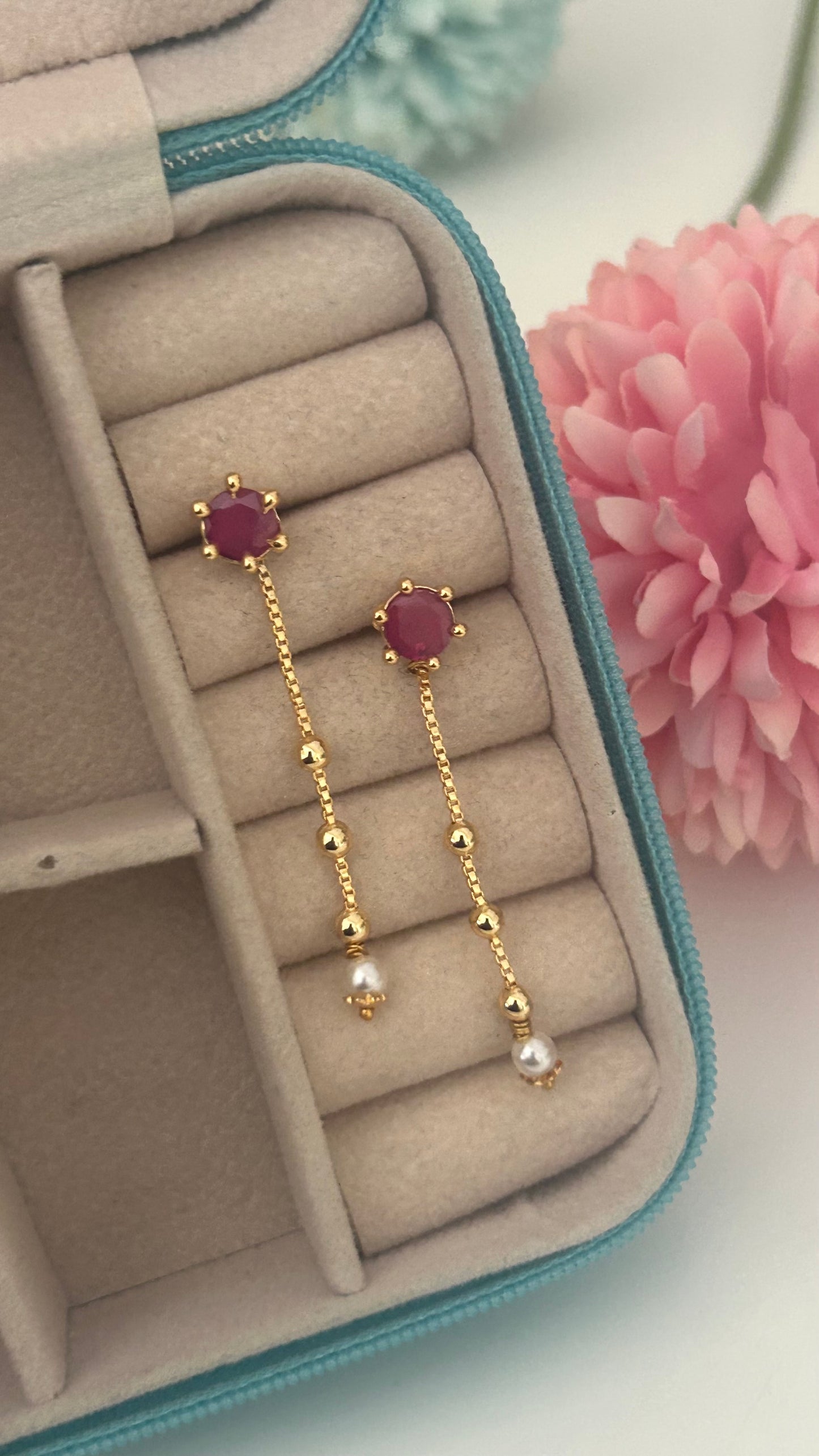 Screwback stud with string earrings