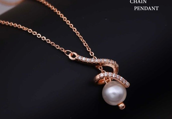 Chain set with white pearl pendent